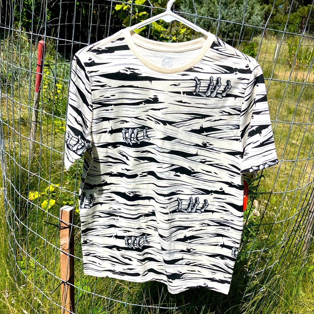 New with Tags Funny Mummy T-Shirt by Wonder Nation. Size XXL